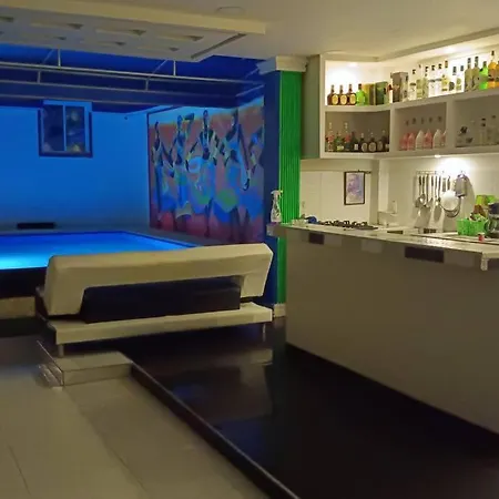 Villa Sandytavohouse, Con Piscina Cerca A La Playa