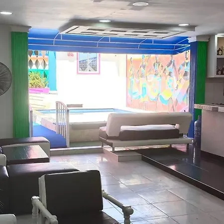 Sandytavohouse, Con Piscina Cerca A La Playa