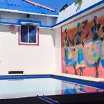 Sandytavohouse, Villa Con Piscina Cerca A La Playa